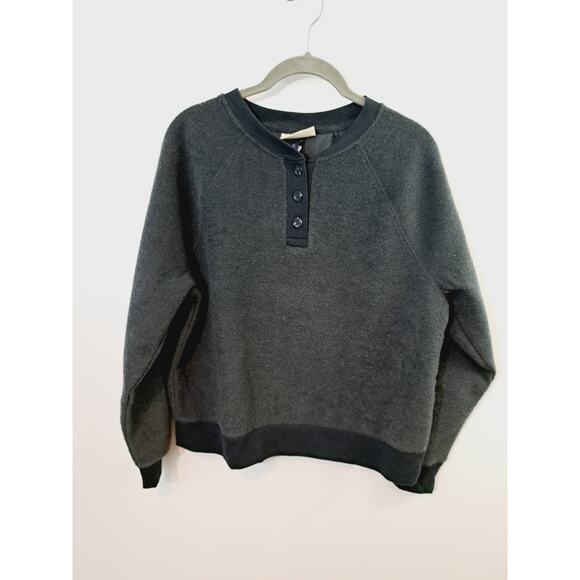 Universal Thread NEW! Women's Gray 3 Button Sweatshirt Short Length Size XS - Picture 1 of 7